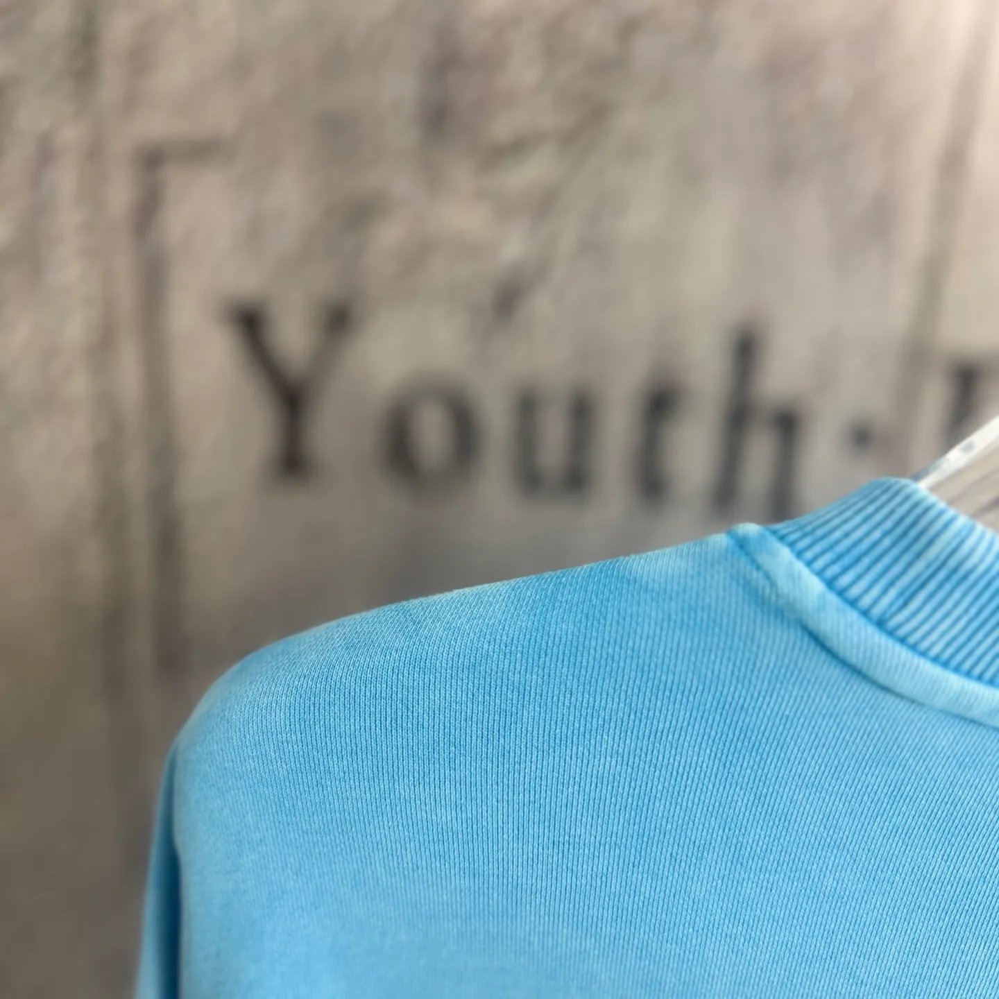 "𝙉𝙚𝙬⚜️Valentino" 2026* Autumn and Winter New Arrival long-sleeved sweatshirt for men and women Same Style 100% cotton 360g distressed fried snowflakes, foam print Size: S M L XL XXL Color: Pink Rock Gray Gray Light Blue